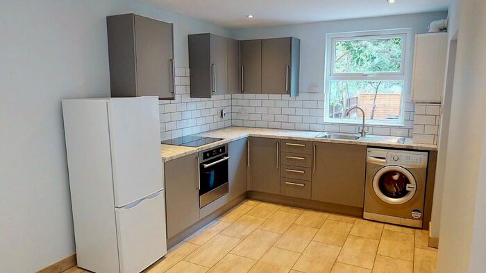 1 Bedroom Flat To Rent In Woodhouse Road, London, E11