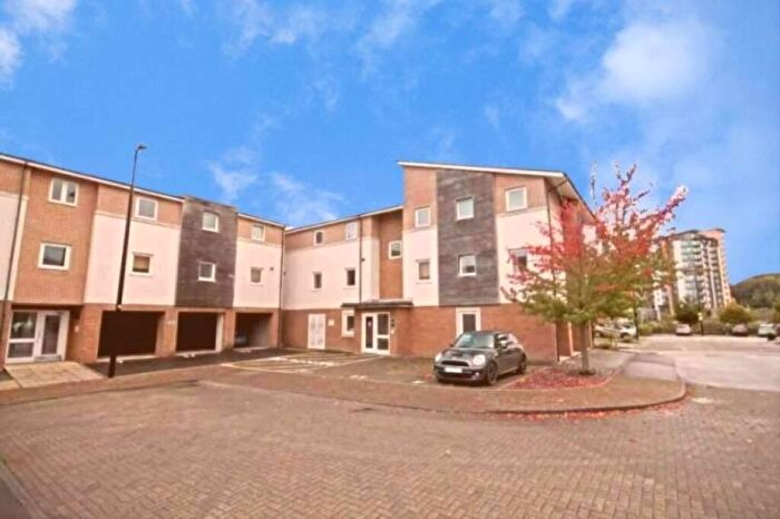 2 Bedroom Flat For Sale In Burford Gardens, Cardiff, Cardiff, CF11