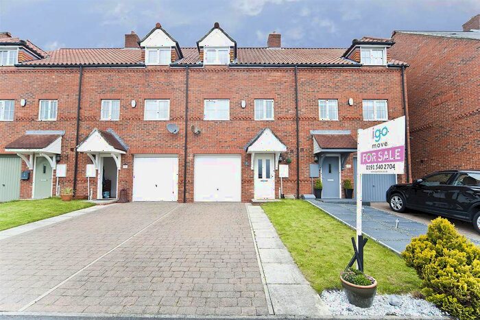 3 Bedroom Town House For Sale In Burdon Walk, Castle Eden, Hartlepool, TS27