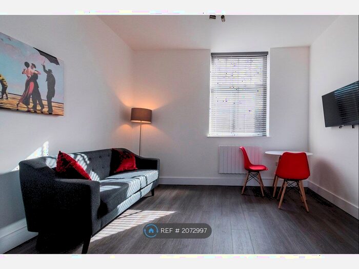 2 Bedroom Flat To Rent In Barony Court, Nantwich, CW5