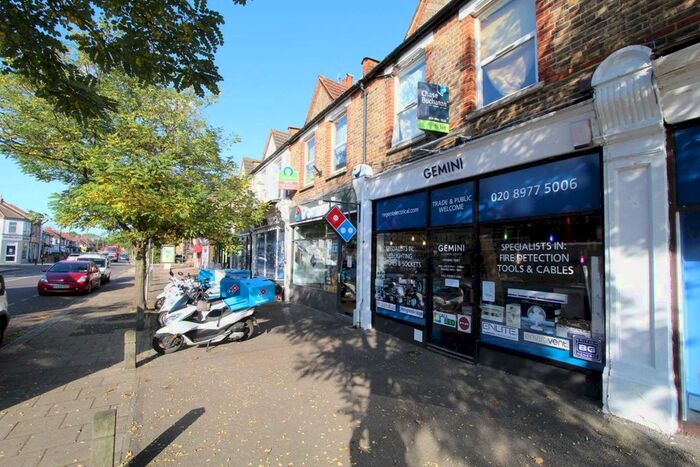 2 Bedroom Flat To Rent In Stanley Road, Teddington, TW11