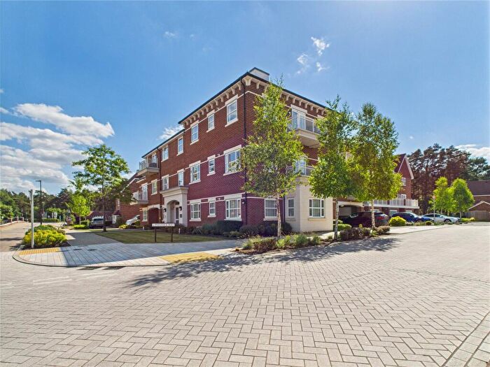 2 Bedroom Flat For Sale In Redwood House, Pyestock Way, Fleet, Hampshire, GU51