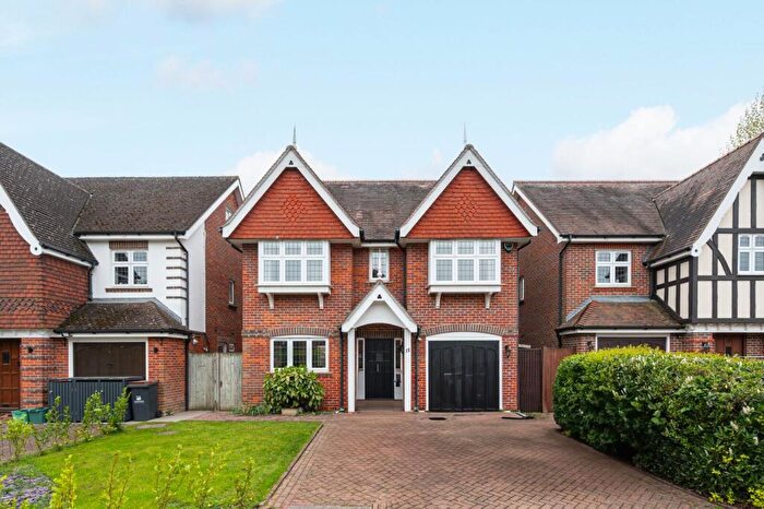 6 Bedroom Detached House To Rent In Wagtail Walk, Beckenham, BR3