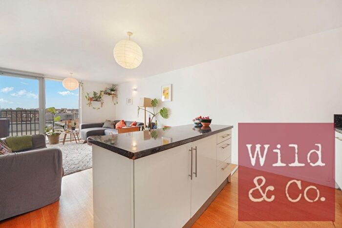 3 Bedroom Flat To Rent In Maun House, Dunn Street, Hackney, E8