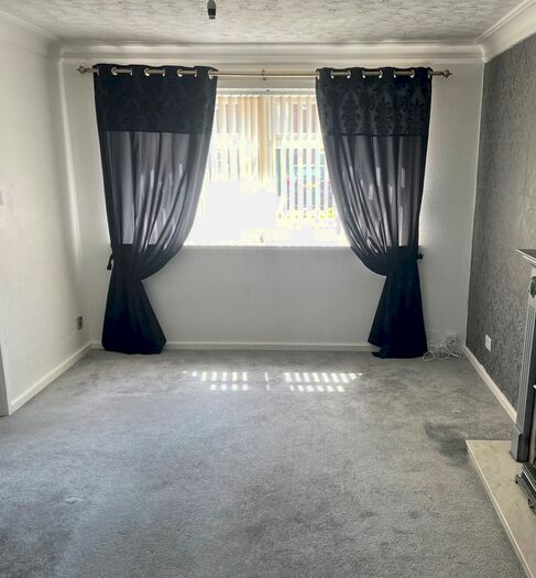 3 Bedroom Maisonette To Rent In Selwood Flats, Clifton, S65