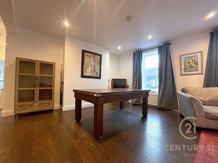 4 Bedroom Flat To Rent In Surbiton Road, Kingston Upon Thames, KT1