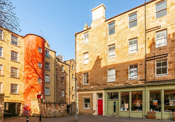 2 Bedroom Flat For Sale In St Patrick Square, Edinburgh, EH8