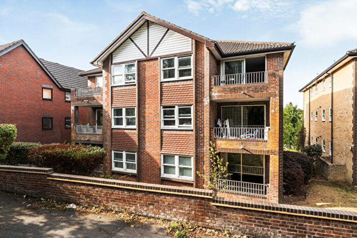 1 Bedroom Flat For Sale In Elm Road, Redhill, RH1