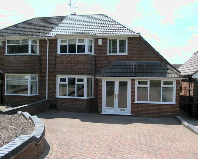 3 Bedroom Semi-Detached House To Rent In Thornhill Road, Halesowen, B63