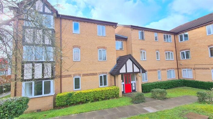 1 Bedroom Flat To Rent In Britton Close, Catford, London, UK. SE6