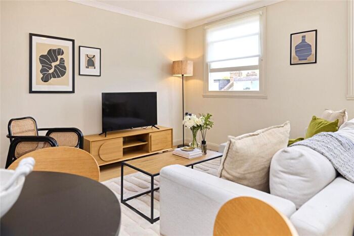 2 Bedroom Apartment To Rent In Adolphus Road, London, N4