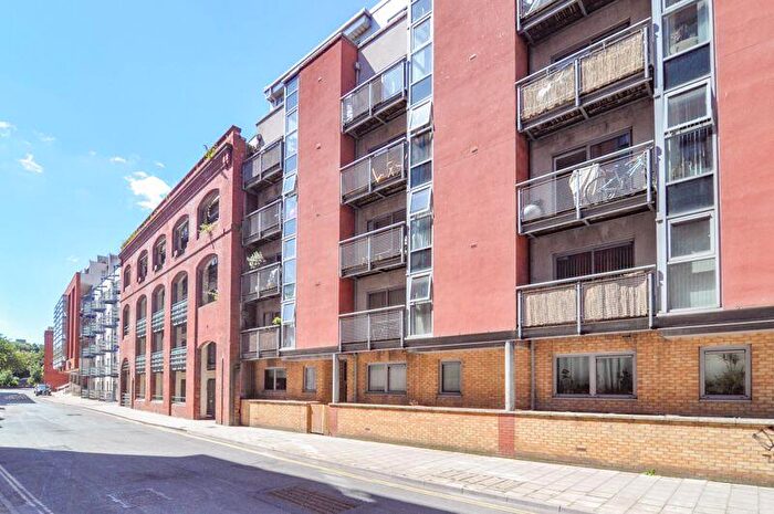 1 Bedroom Flat To Rent In Three Queens Lane, Bristol, BS1