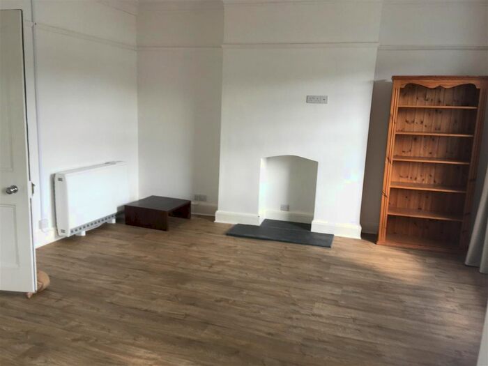 2 Bedroom Flat To Rent In Church Close, Dartmouth, TQ6
