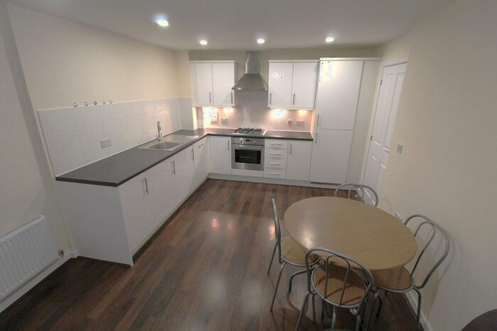 2 Bedroom Flat To Rent In Pumphouse Crescent, Watford, WD17