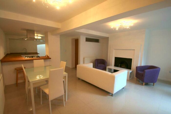 1 Bedroom Flat To Rent In Walton Street, Jericho, OX2