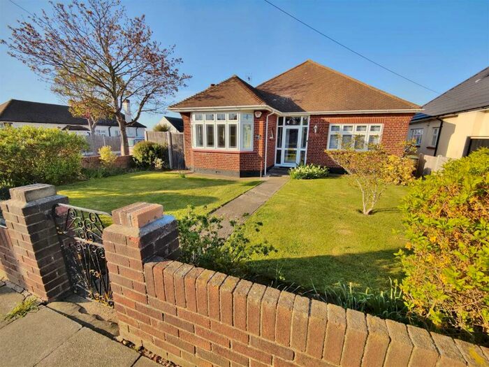 3 Bedroom Detached Bungalow To Rent In Bridgwater Drive, Westcliff On Sea, SS0