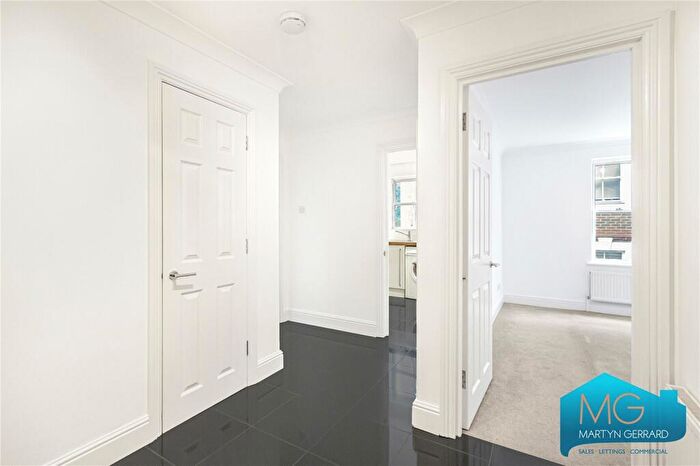 1 Bedroom Apartment For Sale In Cavendish House, Woodside Grange Road, N12