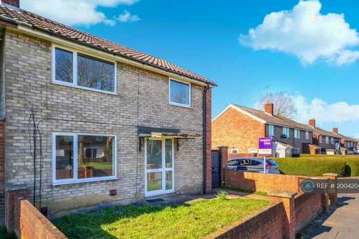 3 Bedroom End Of Terrace House To Rent In Glastonbury Road, Corby, NN18