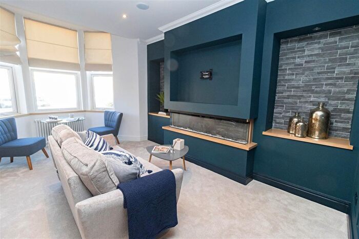 2 Bedroom Flat For Sale In North Parade, Whitley Bay, NE26