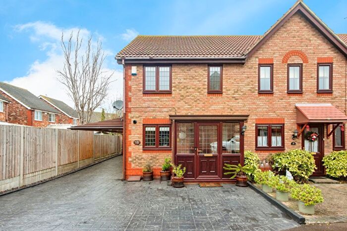 3 Bedroom Terraced House For Sale In Rowmarsh Close, Northfleet, Gravesend, DA11