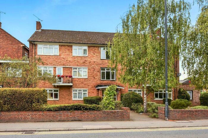 3 Bedroom Apartment To Rent In Maidenhead, Berkshire, SL6