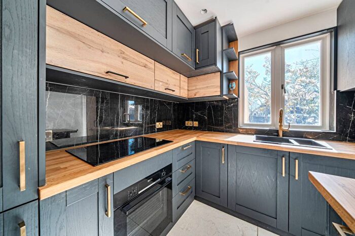 3 Bedroom Semi-Detached House To Rent In Tedder Road, Hemel Hempstead, HP2