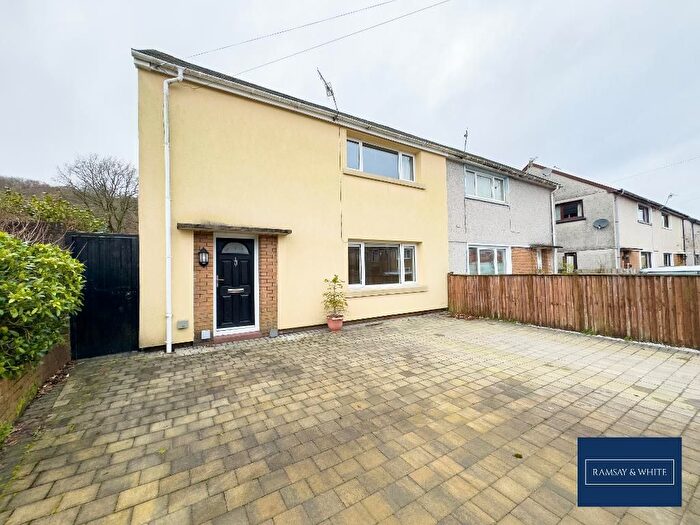 4 Bedroom Semi-Detached House For Sale In The Close, Aberdare, CF44
