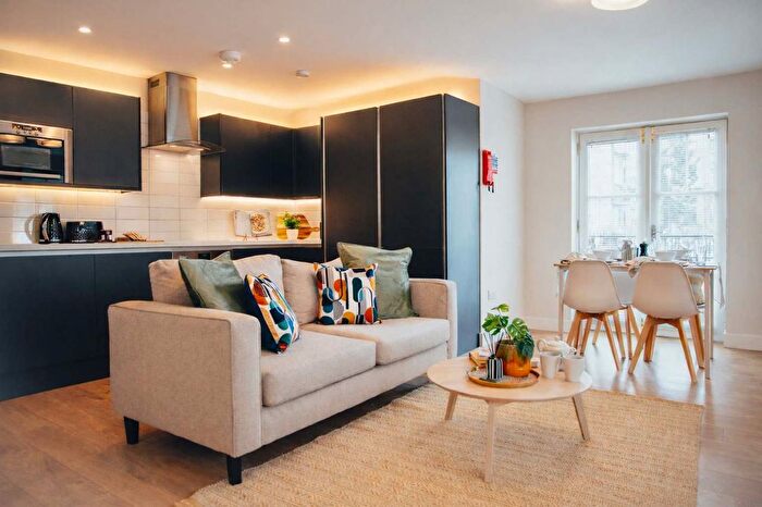 2 Bedroom Flat To Rent In New Town/Broughton, EH7