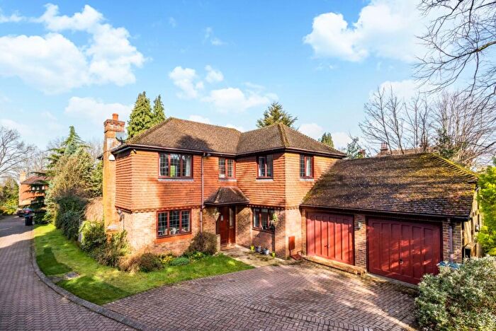 4 Bedroom Detached House To Rent In Oakwood Rise Caterham, CR3