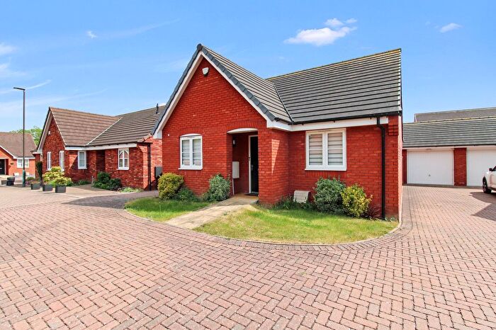 2 Bedroom Bungalow For Sale In Feddon Close, Stoke Orchard, Cheltenham, GL52