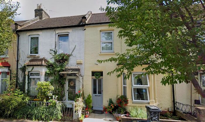 4 Bedroom Property To Rent In Shrubbery Road, London, N9