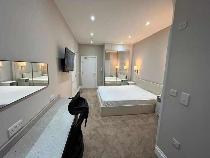 6 Bedroom House To Rent In Gaolgate Street, Stafford, ST16