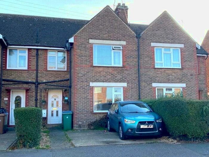 3 Bedroom Terraced House To Rent In Hill Road, Littlehampton, West Sussex, BN17