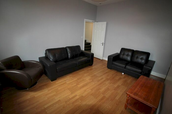 5 Bedroom Maisonette To Rent In Helmsley Road, Newcastle Upon Tyne, NE2