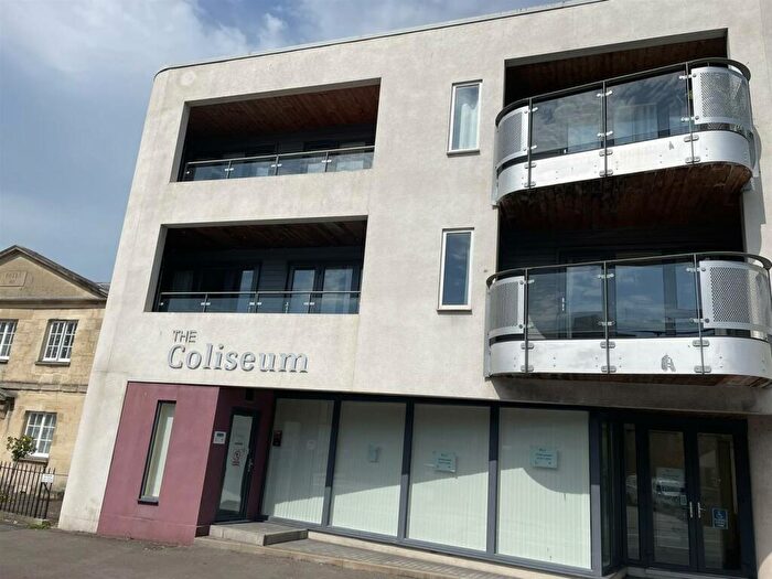 2 Bedroom Flat To Rent In Town Centre, GL52