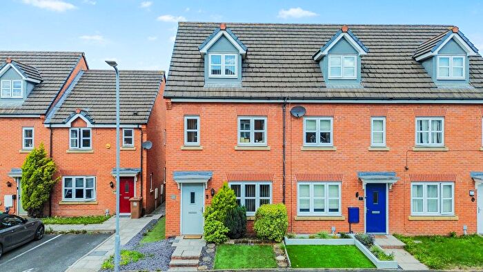 3 Bedroom End Of Terrace House For Sale In Waymark Gardens, Sutton Manor, WA9