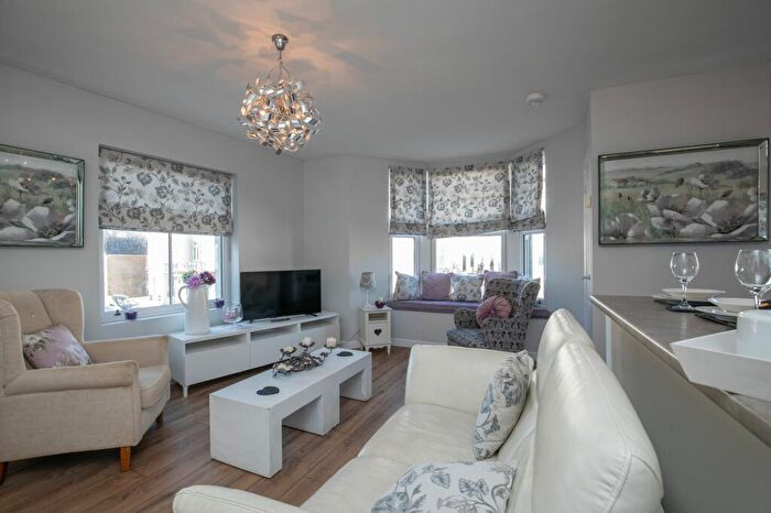 1 Bedroom End Of Terrace House For Sale In Esplanade Avenue, Porthcawl, CF36