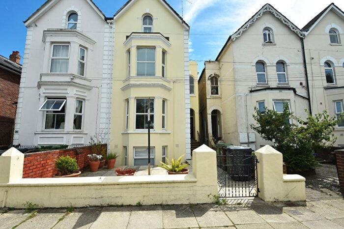 5 Bedroom Semi-Detached House To Rent In Campbell Road, Southsea, Hampshire, PO5