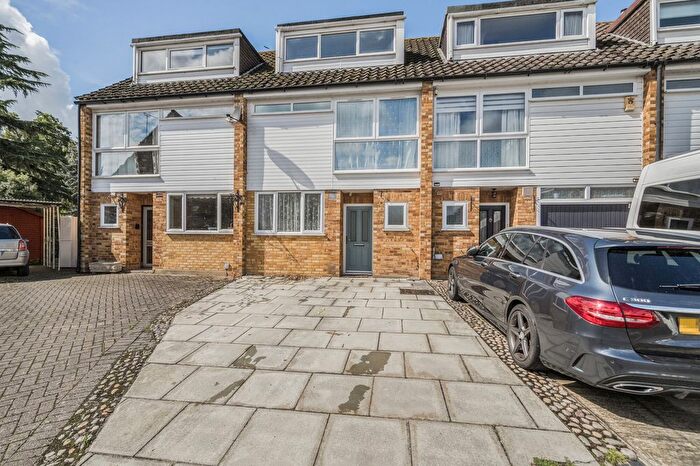 3 Bedroom Terraced House For Sale In Oast House Close, Wraysbury, TW19
