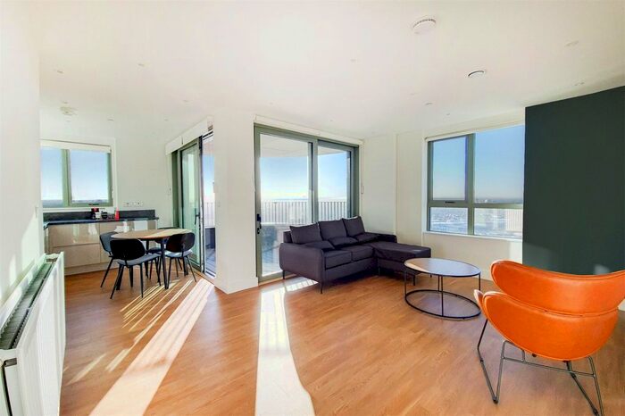 2 Bedroom Flat To Rent In Waldegrave Point, Oaklands Rise, 1 Green Street, London NW10