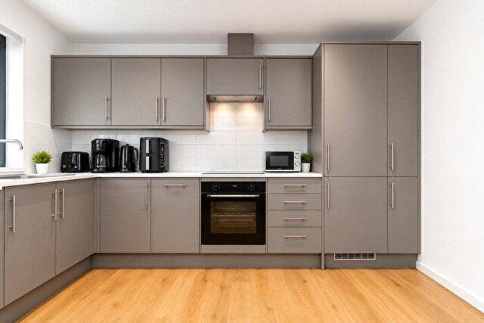 1 Bedroom Flat For Sale In Russell Hill, Purley, CR8