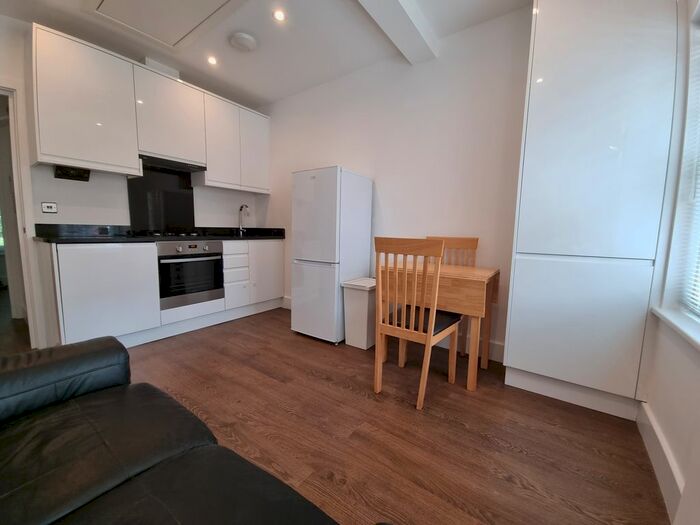 1 Bedroom Flat To Rent In Rydal Rd, Streatham, SW16