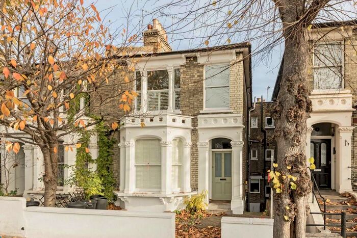 2 Bedroom Flat To Rent In Boscombe Road, London, W12