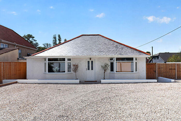 3 Bedroom Detached Bungalow For Sale In Ringwood Road, Christchurch, BH23