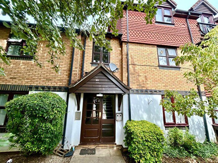 1 Bedroom Flat To Rent In Filey Spur, SL1