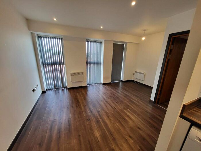 1 Bedroom Flat To Rent In Park Crescent, Luton, LU1