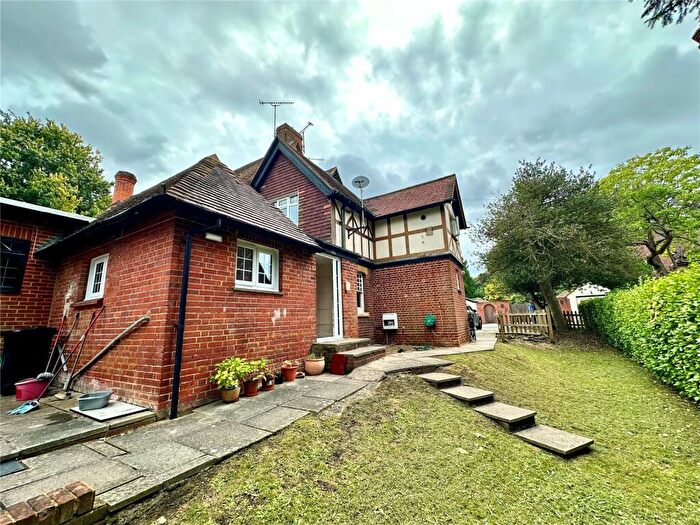 2 Bedroom End Of Terrace House To Rent In Pearson Road, Sonning, Reading, Berkshire, RG4