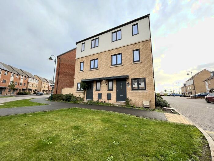 4 Bedroom Semi-Detached House To Rent In Jones Hill, Hampton Vale, Peterborough, PE7