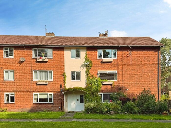 2 Bedroom Flat For Sale In Hoylake Avenue, Benton, Newcastle Upon Tyne, NE7