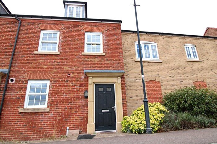 3 Bedroom House To Rent In Greenkeepers Road, Great Denham, MK40